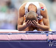 2.31m 3차시기 실패에 아쉬워하는 우상혁