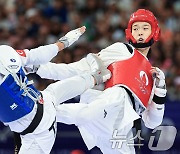 파리올림픽 태권도 '전자호구시스템'…국민대가 개발한 거였다