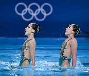 Korean artistic swimmers finish 13th in duet at Paris Olympics