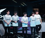 ‘5연속 풀세트’ DK, 농심 힘겹게 잡고 3연승 [LCK]