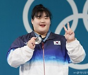 '포스트 장미란' 박혜정, 한국 신기록…번쩍 든 299㎏ '은메달'