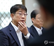 연합뉴스와 인터뷰하는 박상우 장관