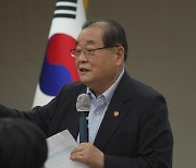 이종찬 "'대통령에 큰 부담, 위기' 김형석 반대서신 세 번 보내"