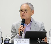 출입기자단 8월 브리핑 하는 유인촌 장관