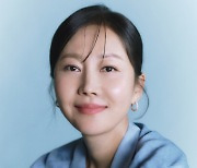 [인터뷰③] 염정아 "덱스 '크로스' 시사회 불참했지만…정말 착하고 귀여운 막내"