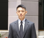 [SC이슈] '동성 성폭행 혐의' 유아인, 출석 일정 조율 중…경찰 "참고인 조사 마쳐"