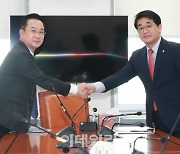 '협치' 외친지 일주일 만에 "비쟁점 법안 처리" 손잡은 與野