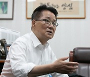 박지원 "한동훈 `김경수 공포증` 있나…참 웃기는 일"