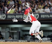 KIA, 최하위 키움에 2-0 신승... 투수전에서 빛난 제임스 네일의 호투