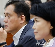 김태규 직무대행 '주먹 불끈'