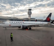 인천공항 도착한 '캐나다발' 여객기서 70대 베트남 승객 사망