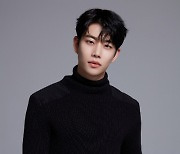 아스트로 MJ, 뮤지컬 '조로: 액터뮤지션' 캐스팅…뮤지컬 배우 입지 굳힌다