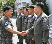 공군 중원기지 방문한 이영수 공군참모총장