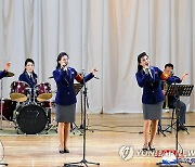 북한, 조국해방 79주년 기념 농근맹 예술선전대 공연