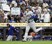 Dodgers Brewers Baseball