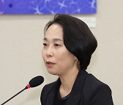 답변하는 박선아 방문진 이사