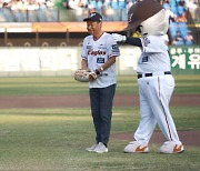 배재대, 한화-LG전서 '배재대의 날'… 김욱 총장 시구 이벤트