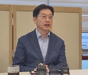 돌풍의 중심? 찻잔 속 태풍?…족쇄 풀린 김경수, 대권구도 흔드나