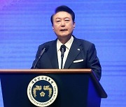 ‘반쪽 경축식’ 부정한 용산…국힘서도 “대일 언급 없다니” “광복절 퇴색”