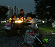 감성 있게 뜨겁게… 한여름 밤의 낭만