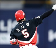 20세 김도영, 최연소 ‘30-30클럽’… 정규리그 MVP ‘찜’