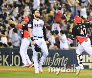 [MD포토] 나성범 '오스틴 허탈하게 만든 9회 역전 홈런'