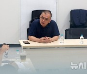 배드민턴협회 진상조사위 출석한 김학균 대표팀 감독