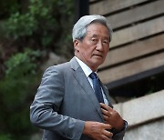 변중석 여사 17주기 제사 참석하는 정몽준 아산재단 이사장