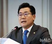 '3자 추천' 채상병 특검…여 "민주 갈팡질팡, 진정성 없어" 야 "대승적 결단, 국힘 법안 내야"