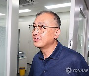 배드민턴협회 사무실 향하는 김학균 감독