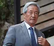 정몽준 아산재단 이사장, 변중석 여사 17주기 제사 참석