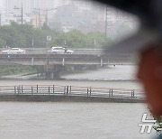 폭염 속 부여·논산에 호우주의보 발효