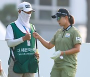 [STN포토]정윤지, 오늘도 화이팅!