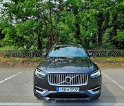 [시승기] 안전사양 기본 장착한 볼보 대형 SUV ‘XC90′