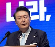 [사설] 한번도 경험해 보지 못한 광복절 풍경들, 혼란스럽다