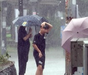 "우산 써도 다 젖는다"…은평구 등 서울 서북권에 '호우주의보'