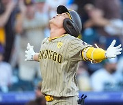 김하성, 두 달 만에 손맛…MLB 통산 47홈런으로 한국인 단독 3위