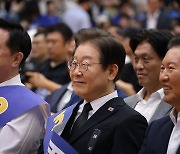 이재명 “연임 도전은 손해…국민 목소리 차마 외면하지 못해”