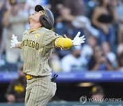 김하성, 두 달 만에 손맛…MLB 통산 47홈런으로 한국인 단독 3위