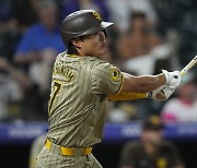 MLB 김하성, ‘태극 배트’로 행운의 2루타…멀티히트도 달성