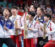 올림픽 10대 뉴스에 탁구 남북 동반 사진 촬영 선정... "보기드문 장면"