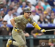 MLB 김하성, '태극 배트'로 행운의 2루타…멀티히트도 달성