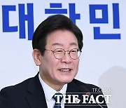 대통령실 "이재명에 축하 난 전달차 수차례 연락…답변 없어"