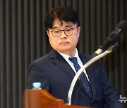 기자회견하기 위해 이동하는 임현택 대한의사협회장