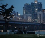 태풍 북상에 한반도 덮은 고온이불…오늘 전력 최대수요 95.6GW