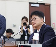 [포토]마약수사 외압 의혹 관련 청문회, '답변하는 김찬수'