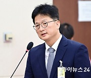 [포토]질의에 답변하는 김찬수 전 영등포경찰서장