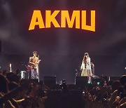 AKMU, 日 음악팬 홀린 독보적 감성…‘서머소닉’ 첫 공연 성료