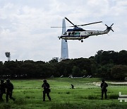 올림픽 체조경기장으로 침투하는 경찰 특공대원들