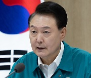 진중권 “반국가 세력 암약? 尹, 헛것 보이는 듯…극우 환타지 세계 빠져”